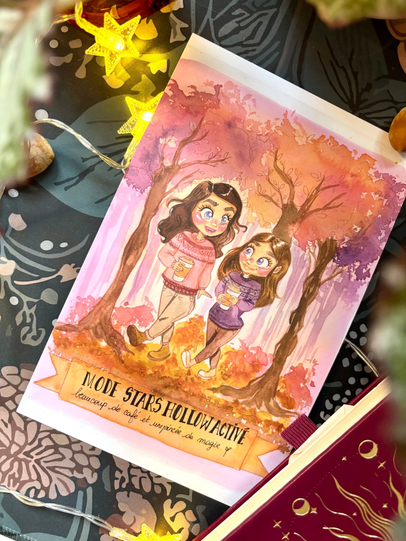 Carte postale automne A5 – Mode Stars Hollow activé : Café & Magie (Collection Mabon) – Image 2